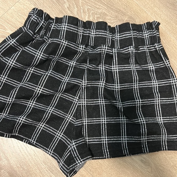 paper bag shorts - Picture 2 of 3